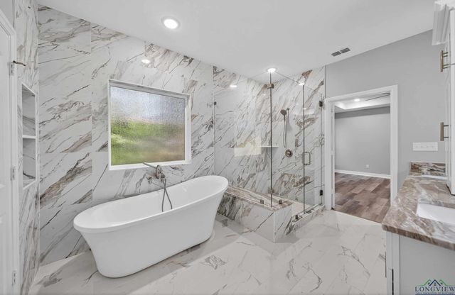 105 Maxine St, Mineola, TX 75733