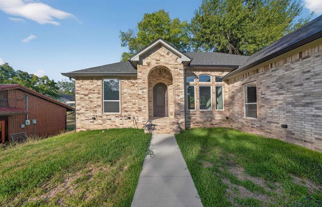 105 Maxine St, Mineola, TX 75733