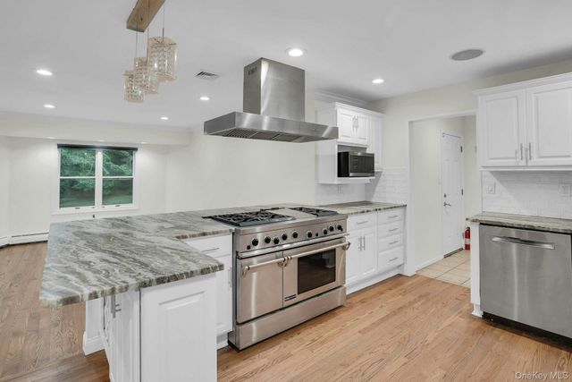 48 Colby Drive, Dix Hills, NY 11746