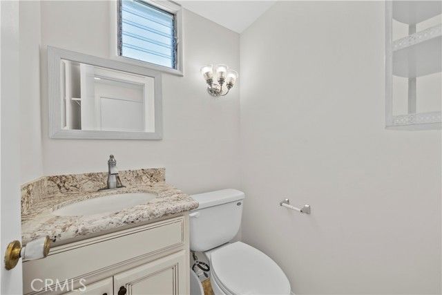 19156 Avenue Of The Oaks B, Newhall (santa Clarita), CA 91321