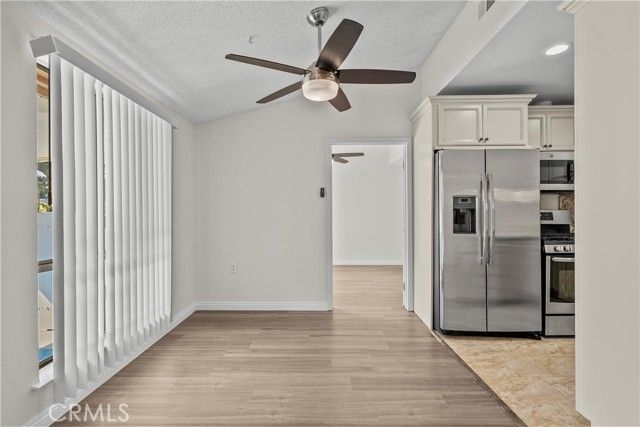 19156 Avenue Of The Oaks B, Newhall (santa Clarita), CA 91321