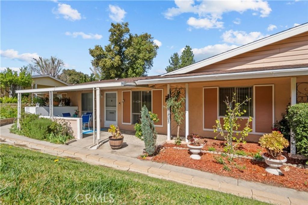 19156 Avenue Of The Oaks B, Newhall (santa Clarita), CA 91321