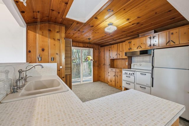 8965 Redwood Drive, Ben Lomond, CA 95005