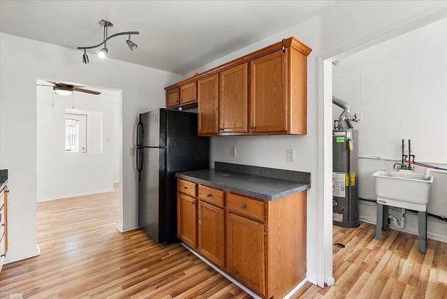 1218 E Hudson Avenue, Madison Heights, MI 48071