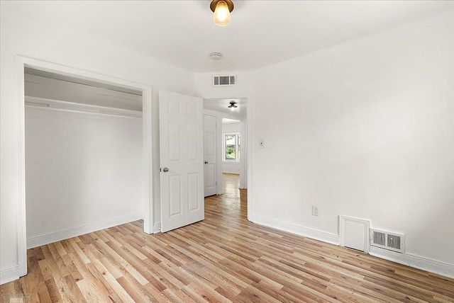 1218 E Hudson Avenue, Madison Heights, MI 48071