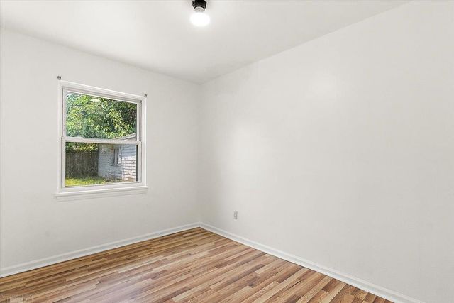 1218 E Hudson Avenue, Madison Heights, MI 48071