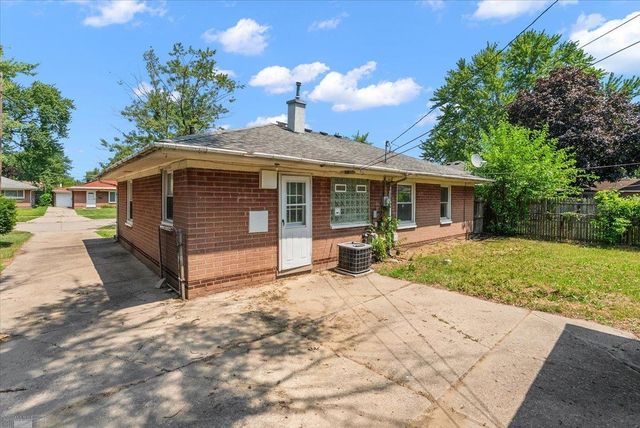 1218 E Hudson Avenue, Madison Heights, MI 48071