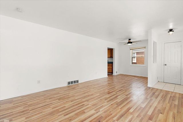 1218 E Hudson Avenue, Madison Heights, MI 48071