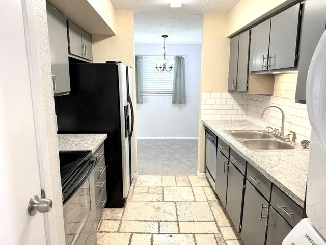 10203 Forum Park Drive 214, Houston, TX 77036
