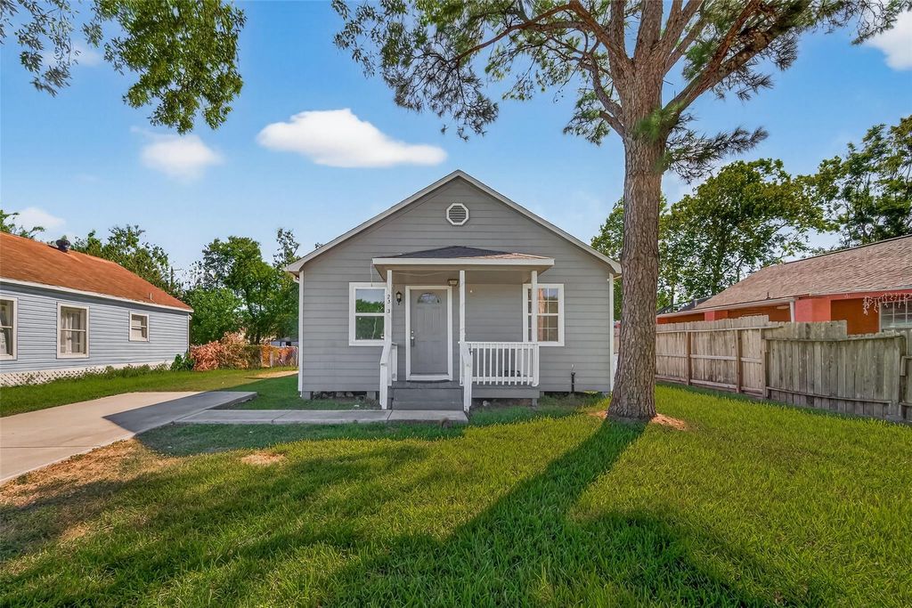 2313 35th Avenue N, Texas City, TX 77590