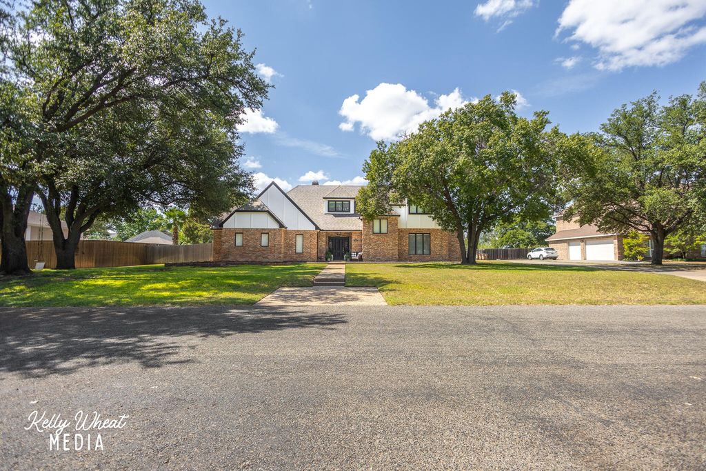 Image 3 of property listing at 6609 Pinehurst Drive, San Angelo, TX 76904