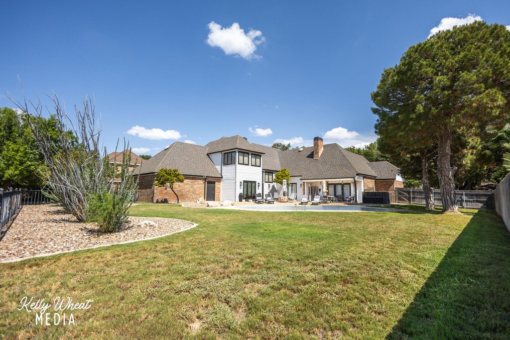 Image 9 of property listing at 6609 Pinehurst Drive, San Angelo, TX 76904