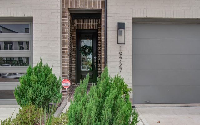 19727 Curved Steel Drive, Cypress, TX 77433