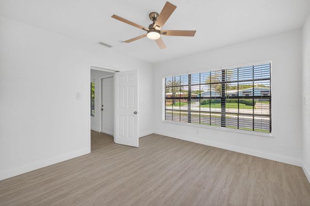 4807 NE 18th Avenue, Oakland Park, FL 33334