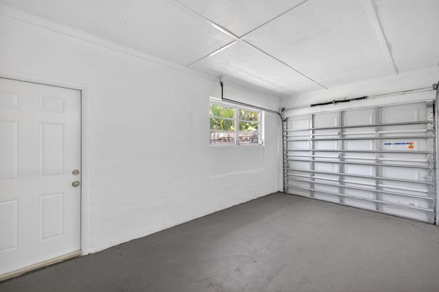 4807 NE 18th Avenue, Oakland Park, FL 33334