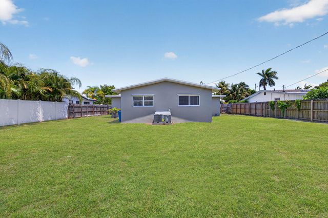 4807 NE 18th Avenue, Oakland Park, FL 33334