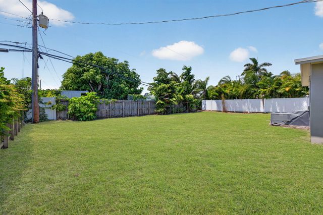 4807 NE 18th Avenue, Oakland Park, FL 33334