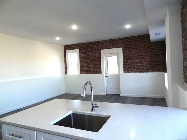 2806 Fairfield Avenue 201, Bridgeport, CT 06605