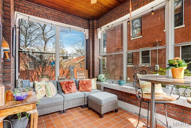 6843 Waterman Avenue, St Louis, MO 63130