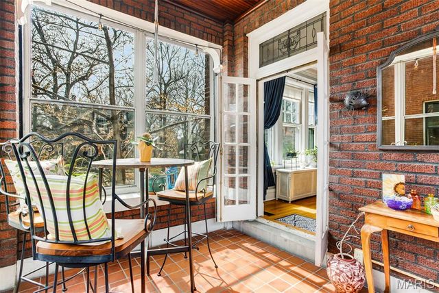 6843 Waterman Avenue, St Louis, MO 63130