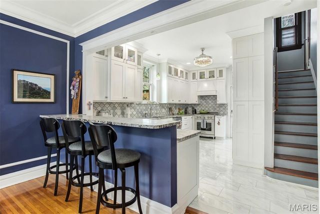 6843 Waterman Avenue, St Louis, MO 63130