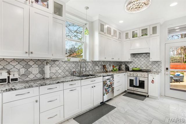 6843 Waterman Avenue, St Louis, MO 63130