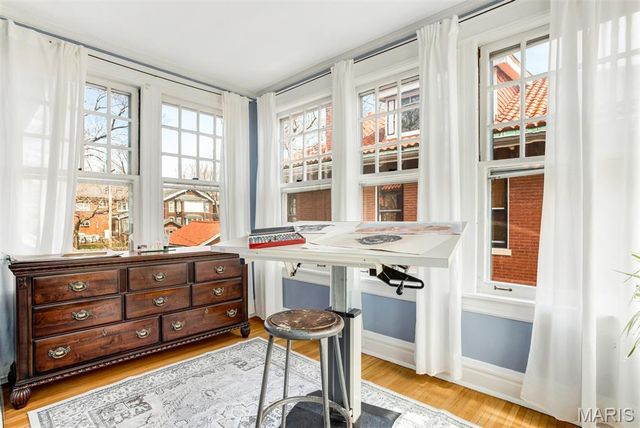 6843 Waterman Avenue, St Louis, MO 63130