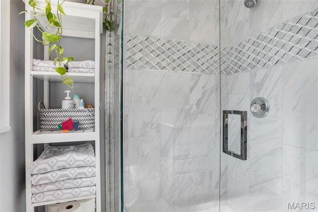 6843 Waterman Avenue, St Louis, MO 63130