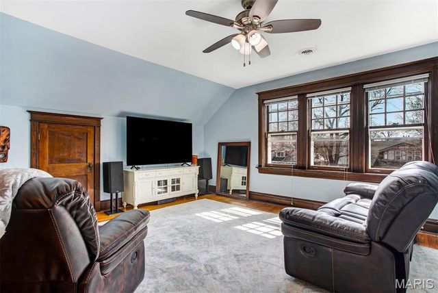 6843 Waterman Avenue, St Louis, MO 63130