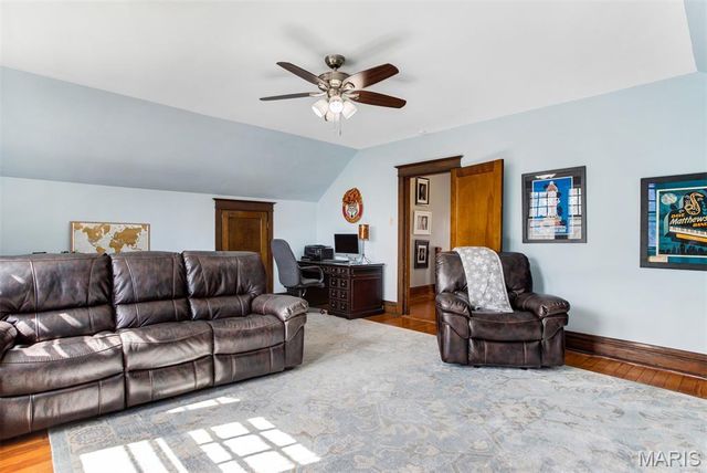 6843 Waterman Avenue, St Louis, MO 63130