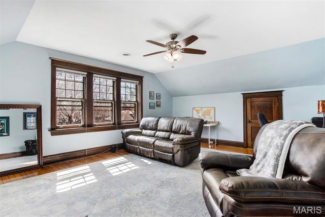 6843 Waterman Avenue, St Louis, MO 63130