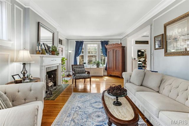 6843 Waterman Avenue, St Louis, MO 63130