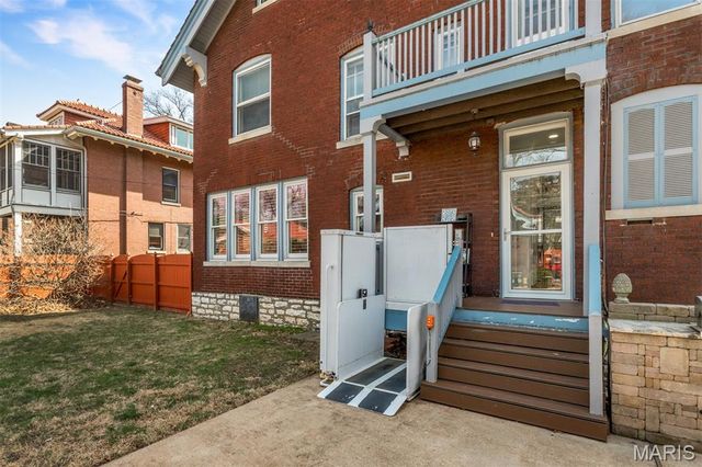 6843 Waterman Avenue, St Louis, MO 63130