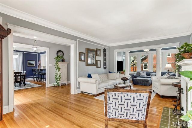 6843 Waterman Avenue, St Louis, MO 63130