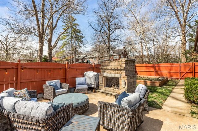 6843 Waterman Avenue, St Louis, MO 63130