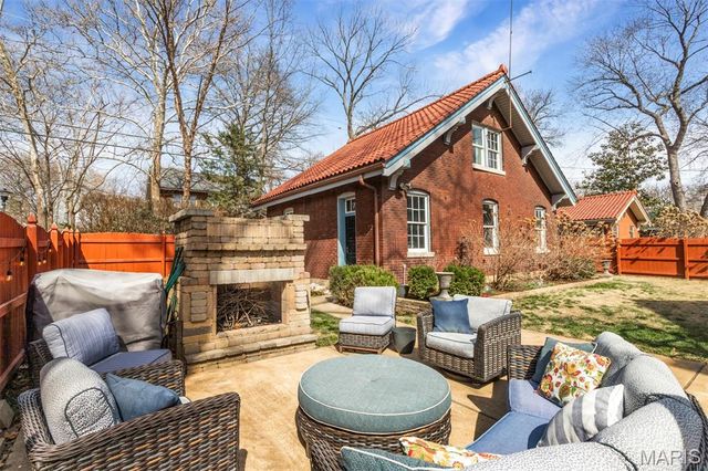 6843 Waterman Avenue, St Louis, MO 63130