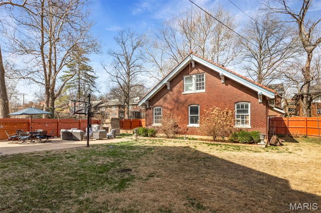 6843 Waterman Avenue, St Louis, MO 63130