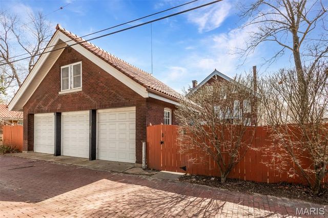 6843 Waterman Avenue, St Louis, MO 63130