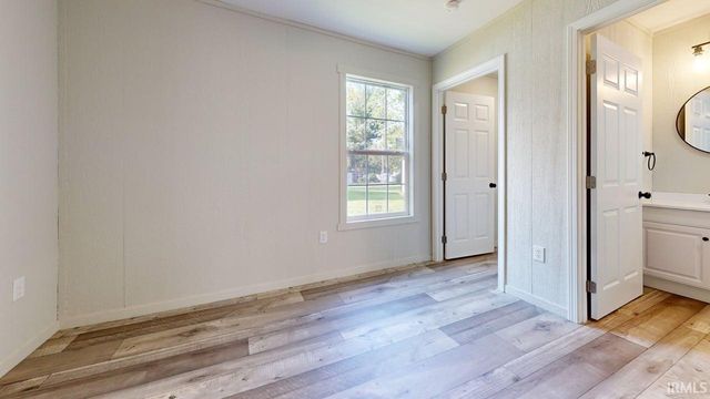 707 S Durbin Street, Bicknell, IN 47512