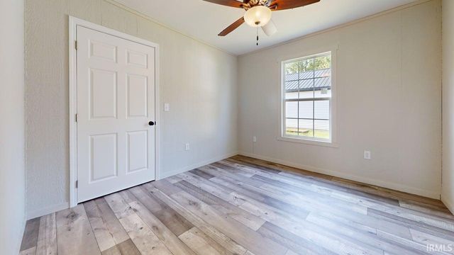 707 S Durbin Street, Bicknell, IN 47512