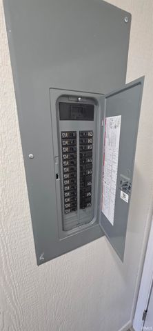 707 S Durbin Street, Bicknell, IN 47512