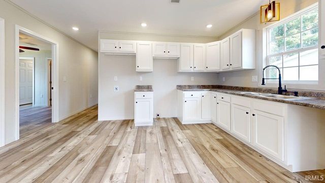 707 S Durbin Street, Bicknell, IN 47512