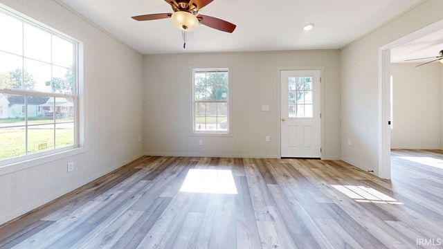 707 S Durbin Street, Bicknell, IN 47512