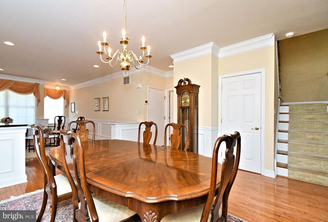 94 LONGVIEW LN, Newtown Square, PA 19073