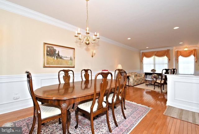 94 LONGVIEW LN, Newtown Square, PA 19073