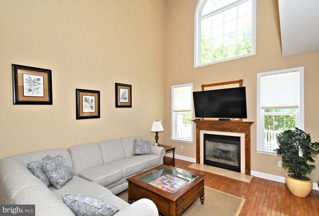 94 LONGVIEW LN, Newtown Square, PA 19073