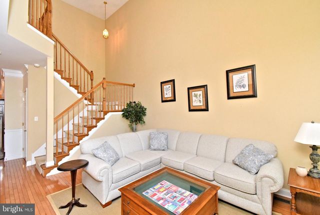 94 LONGVIEW LN, Newtown Square, PA 19073