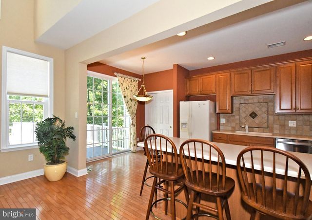 94 LONGVIEW LN, Newtown Square, PA 19073