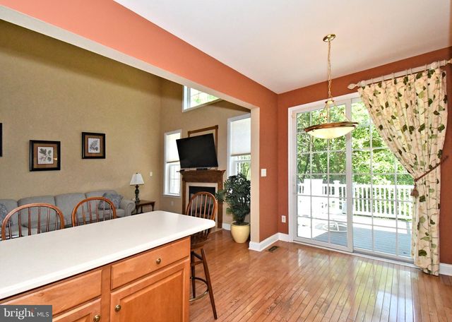 94 LONGVIEW LN, Newtown Square, PA 19073
