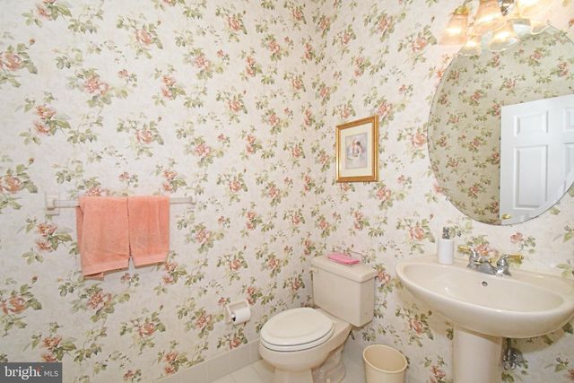 94 LONGVIEW LN, Newtown Square, PA 19073